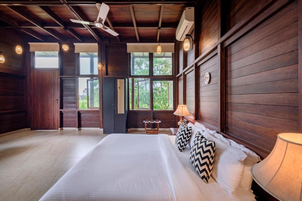 Saffronstays Boulevard Loghouse - A Wooden Chalet Amidst Nature Karli Ngoại thất bức ảnh